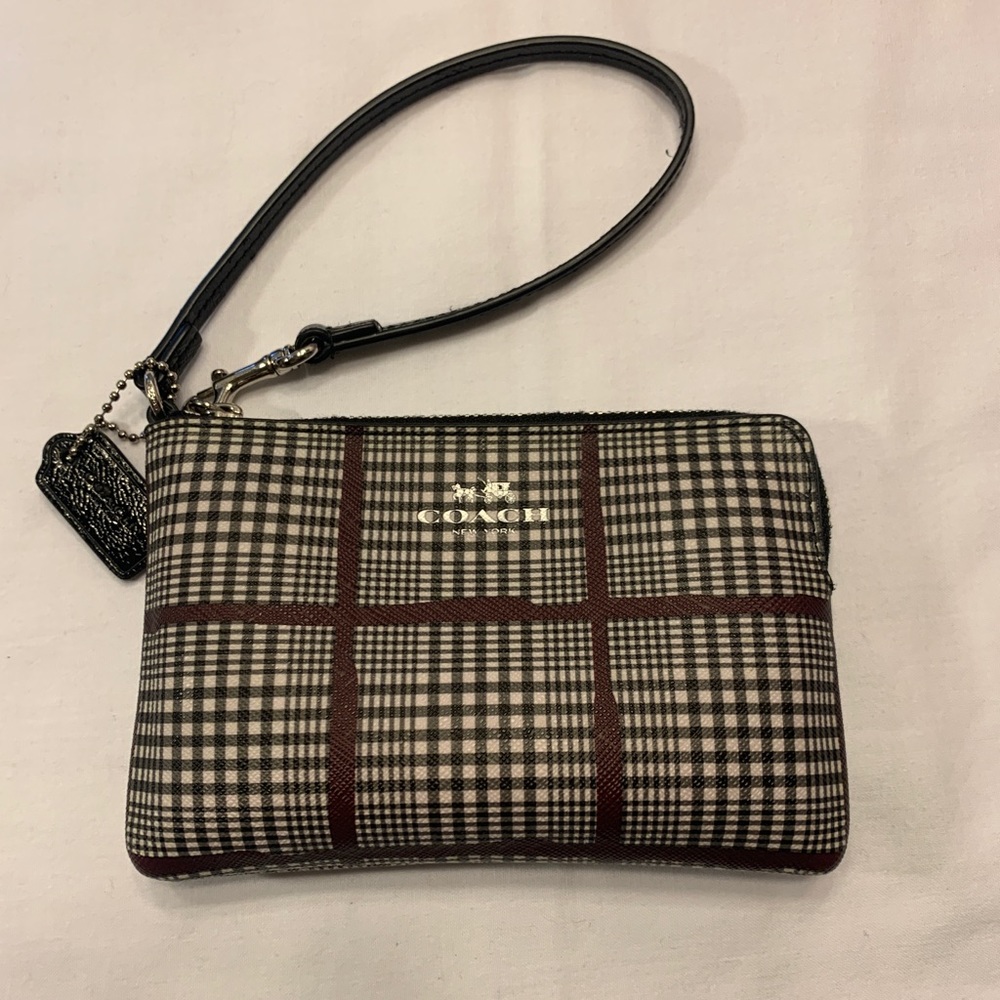 New Coach Corner Zip Wristlet